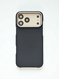 iPhone 17 Pro Uyumlu Magsafe Şarj Özellikli Karbon Desenli Kılıf - Siyah