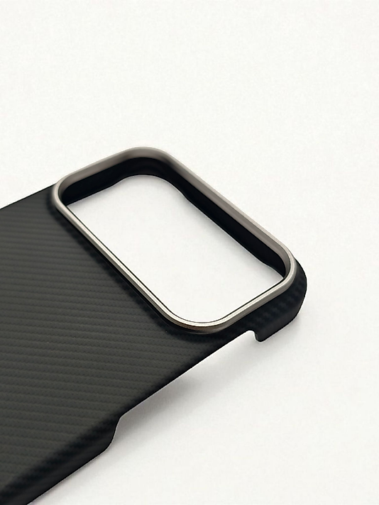 iPhone 17 Pro Max Uyumlu Magsafe Şarj Özellikli Karbon Desenli Kılıf - Siyah
